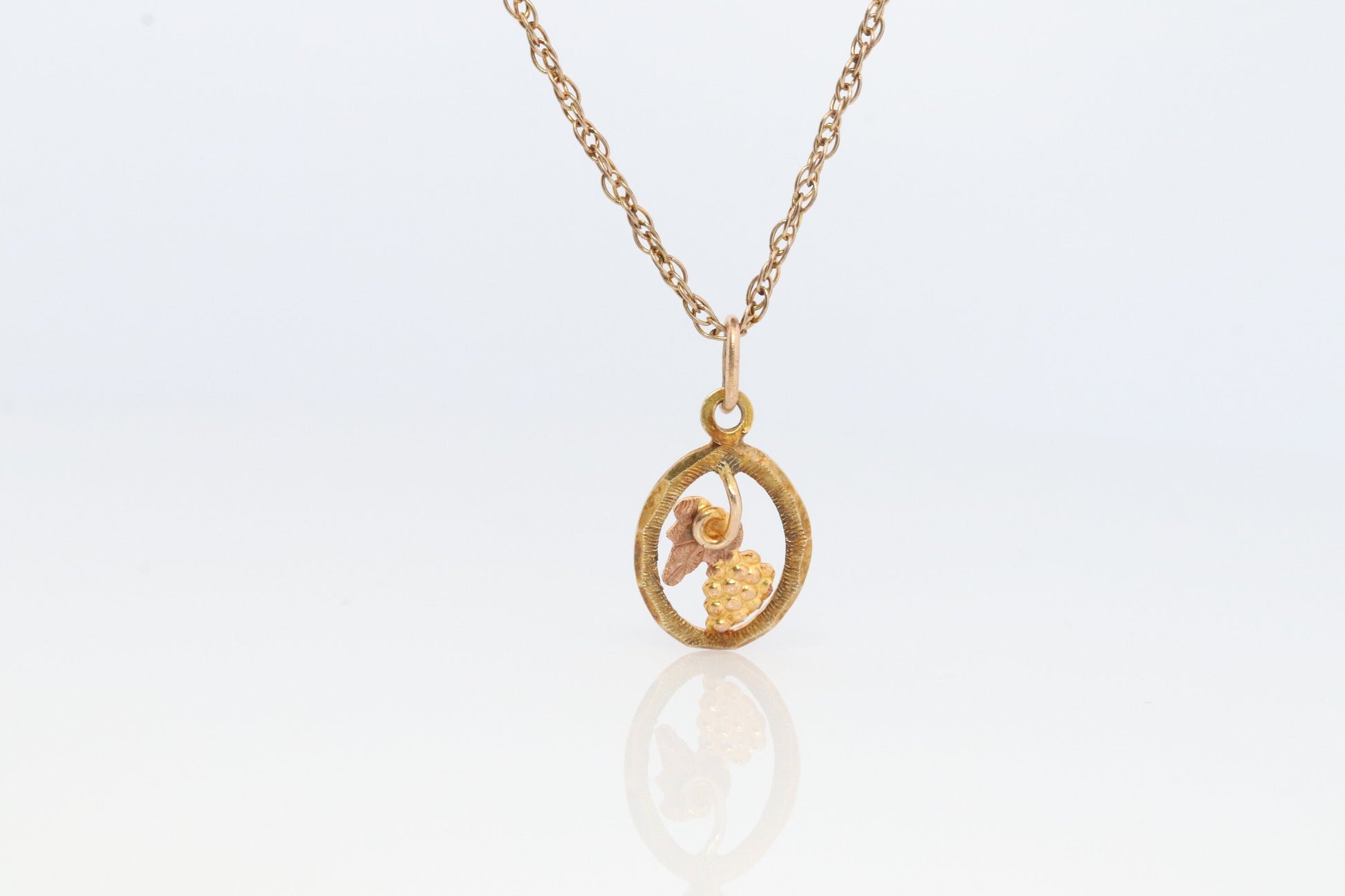 Black Hills Gold Necklace. 10k multi tone Black Hills Gold Pendant and Necklace