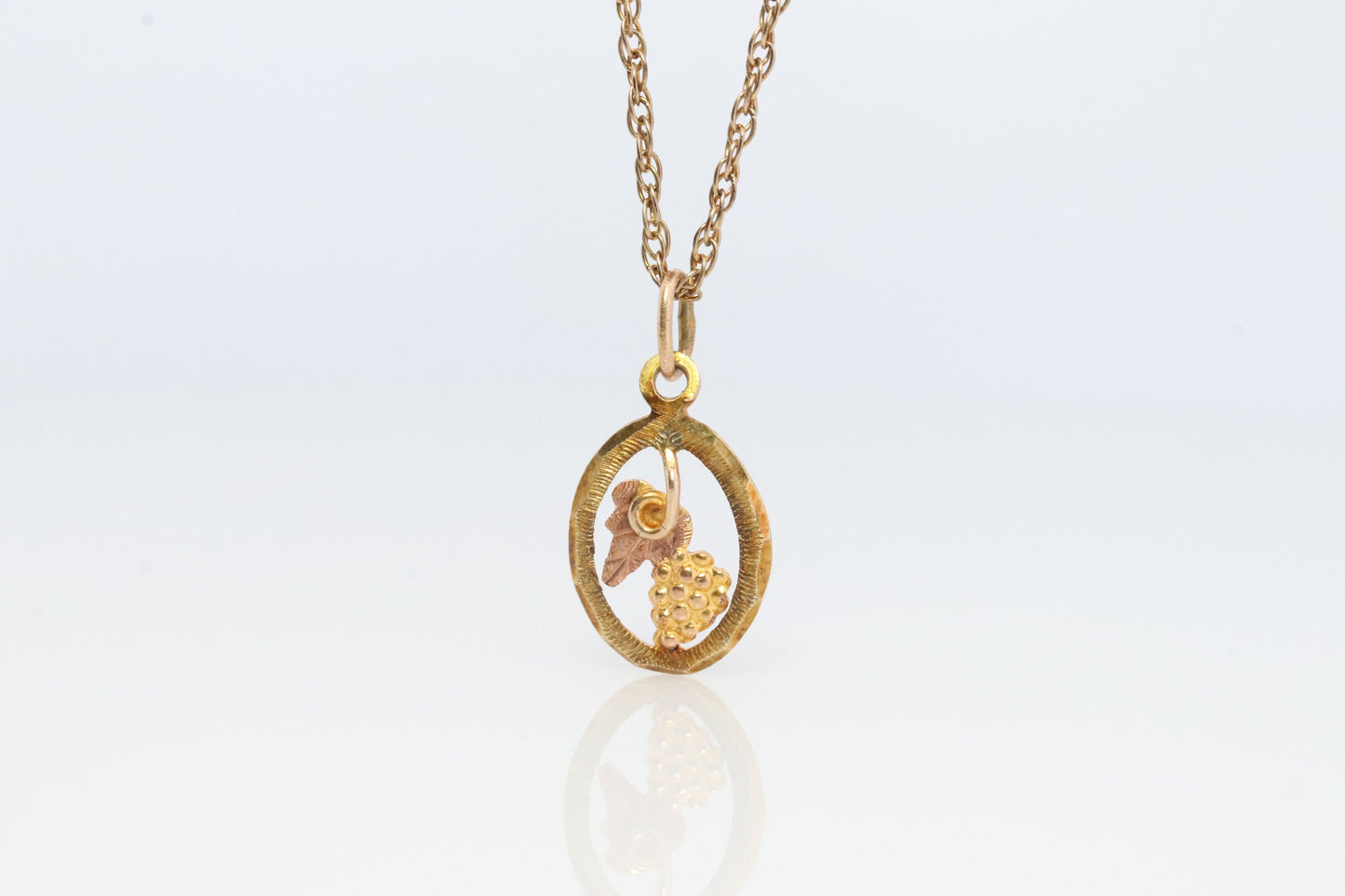 Black Hills Gold Necklace. 10k multi tone Black Hills Gold Pendant and Necklace