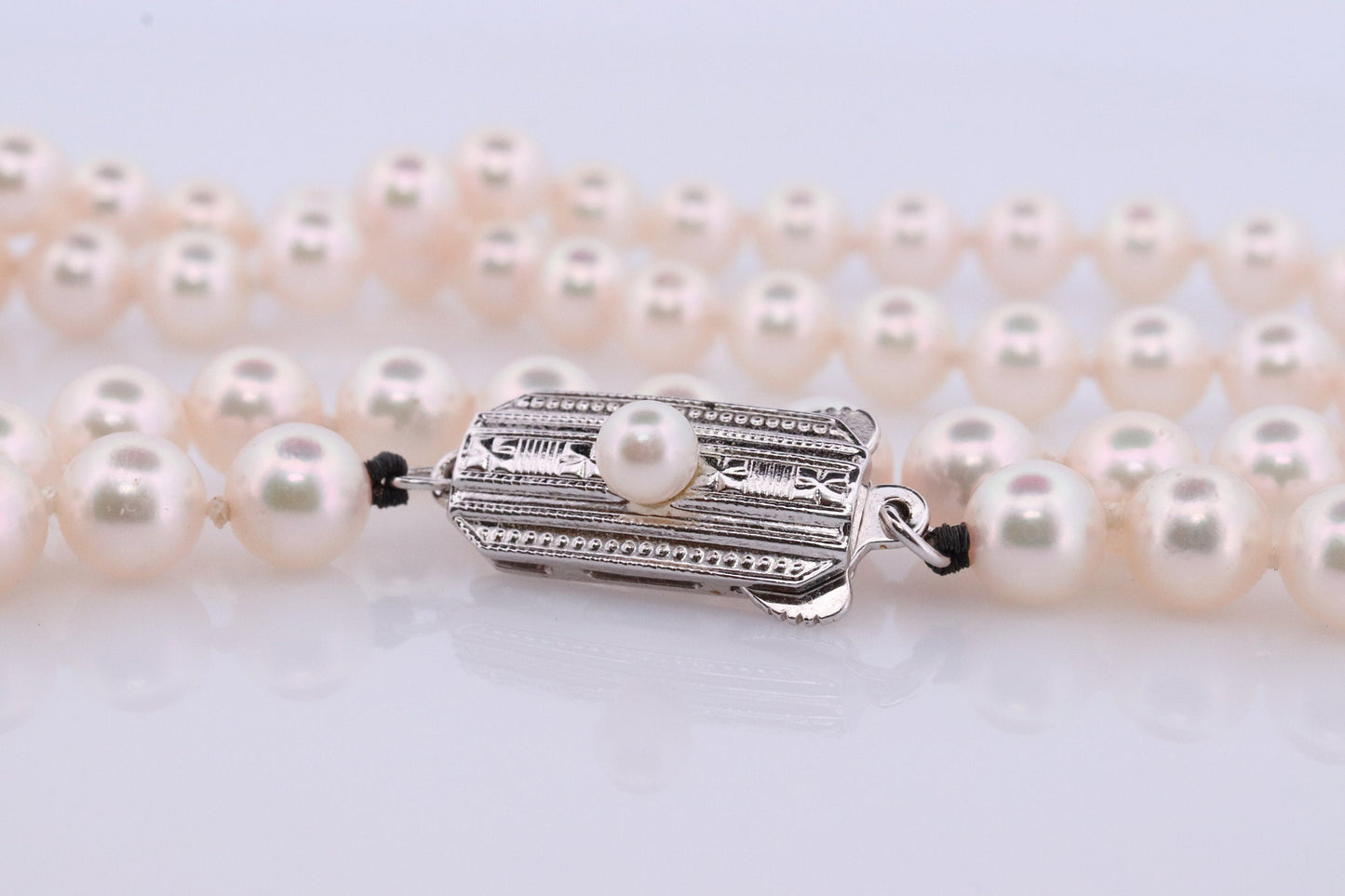 MIKIMOTO Sterling Silver Pearl Necklace. 6mm Pearls 20inch Necklace. Genuine Vintage Preowned MIKIMOTO Japanese Akoya Pearls.