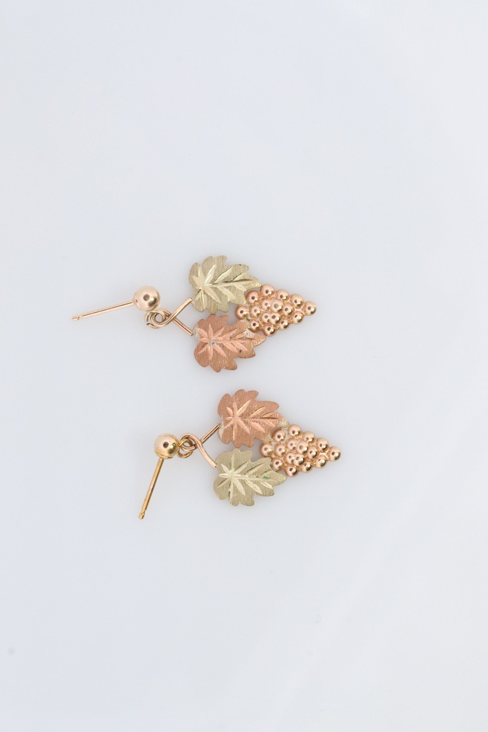 Black Hills Gold Dangle earrings. Black Hills Vine Leaves Dangle earrings