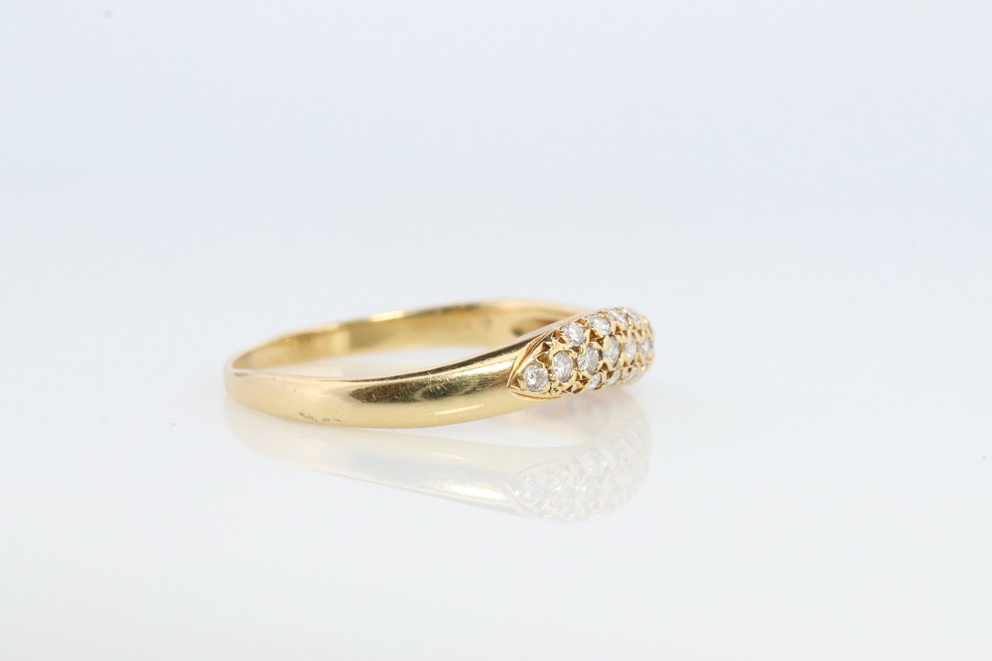 Mikimoto Ring. Vintage 18k Gold Mikimoto Diamond Pave ring. Mikimoto Diamond Cluster Bombe band. Mikimoto wave.
