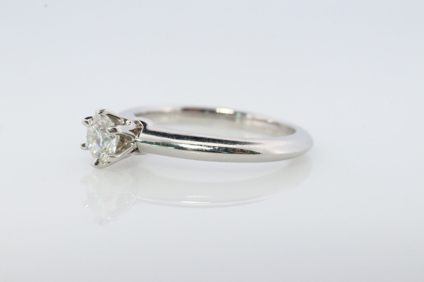 Vintage Tiffany and Co. Diamond Ring. Authentic 0.30ct Tiffany Platinum Diamond Solitaire Ring. T&CO Engagement ring