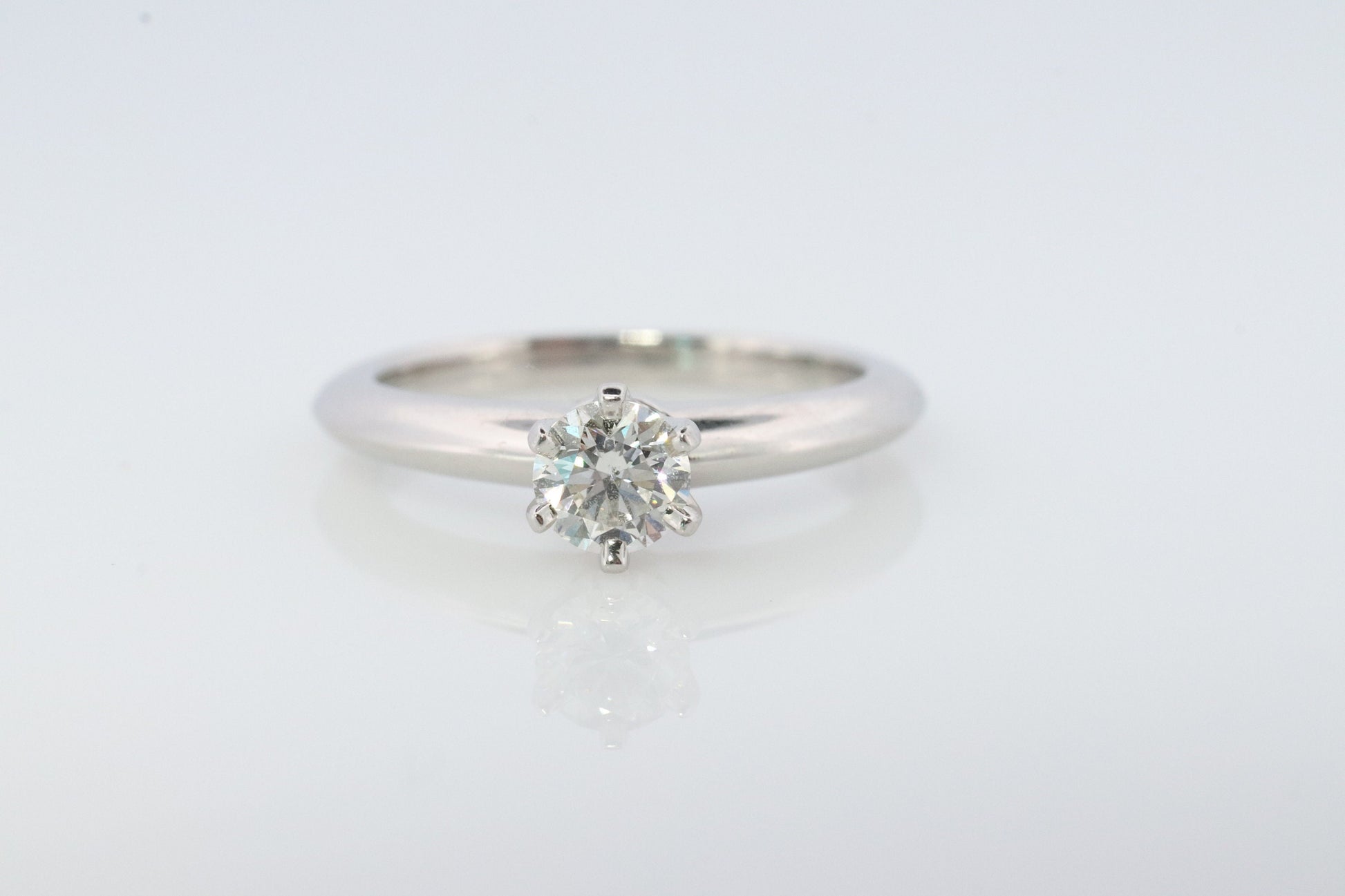 Vintage Tiffany and Co. Diamond Ring. Authentic 0.30ct Tiffany Platinum Diamond Solitaire Ring. T&CO Engagement ring