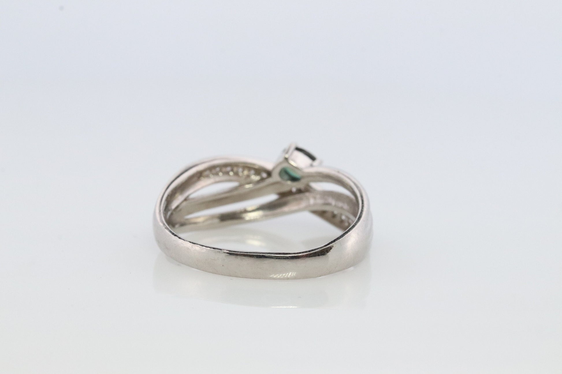 Genuine Alexandrite Ring. 900 Platinum setting round Natural ALEXANDRITE ring with diamond accents. X Cross Platinum Solitaire.
