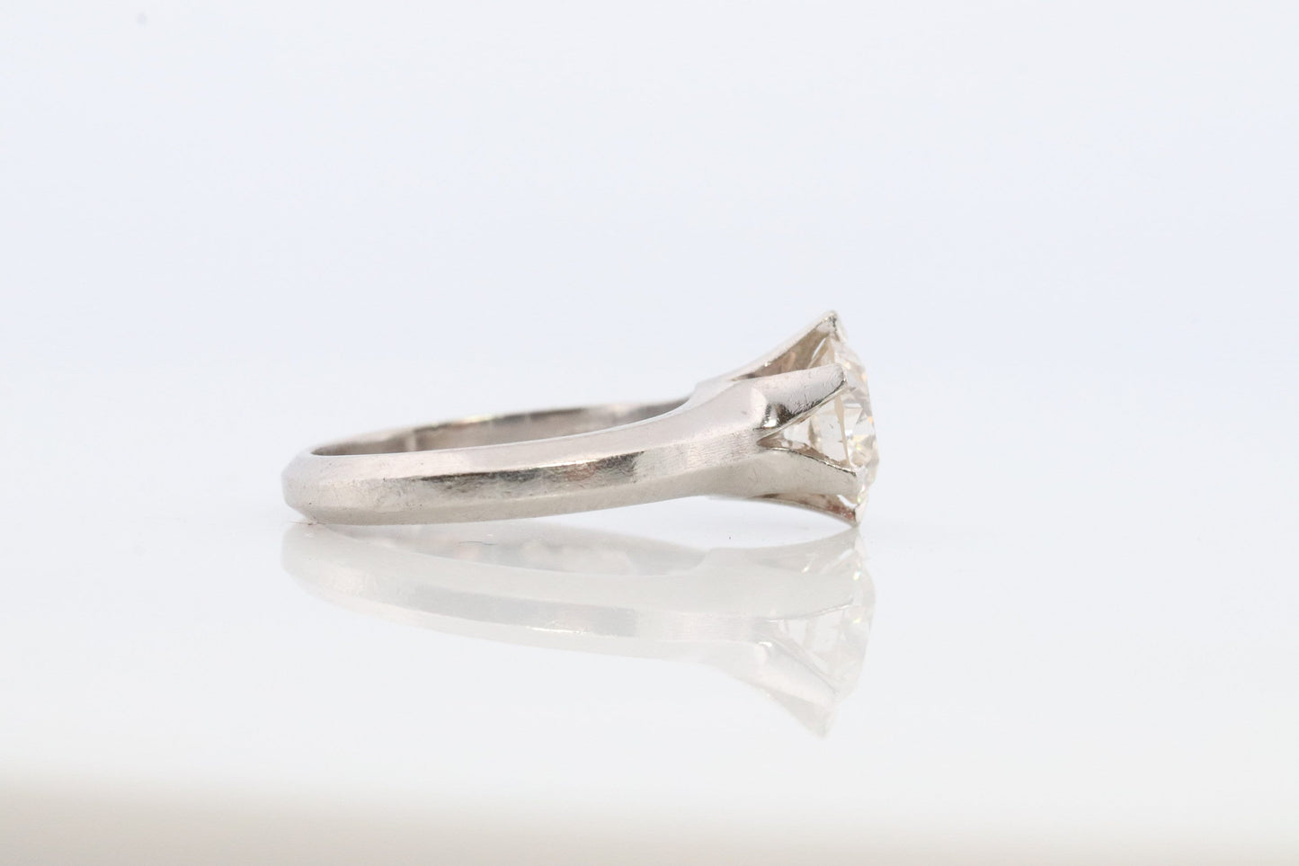 Diamond Ring. 1ct Diamond Solitaire Platinum Ring. PT850 Plat Large Diamond Solitaire Engagement Ring.