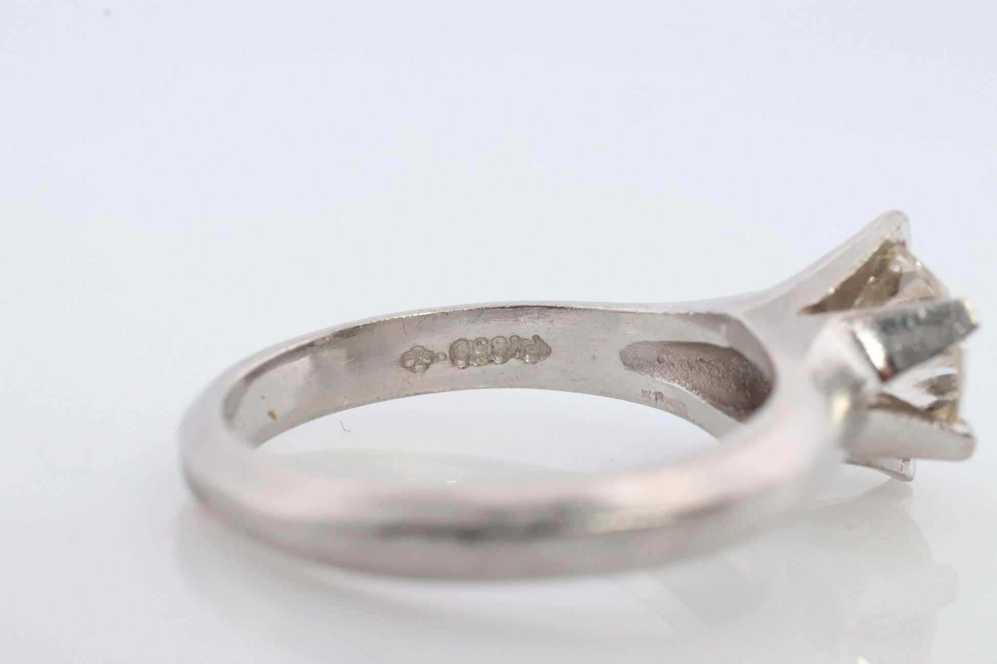 Diamond Ring. 1ct Diamond Solitaire Platinum Ring. PT850 Plat Large Diamond Solitaire Engagement Ring.