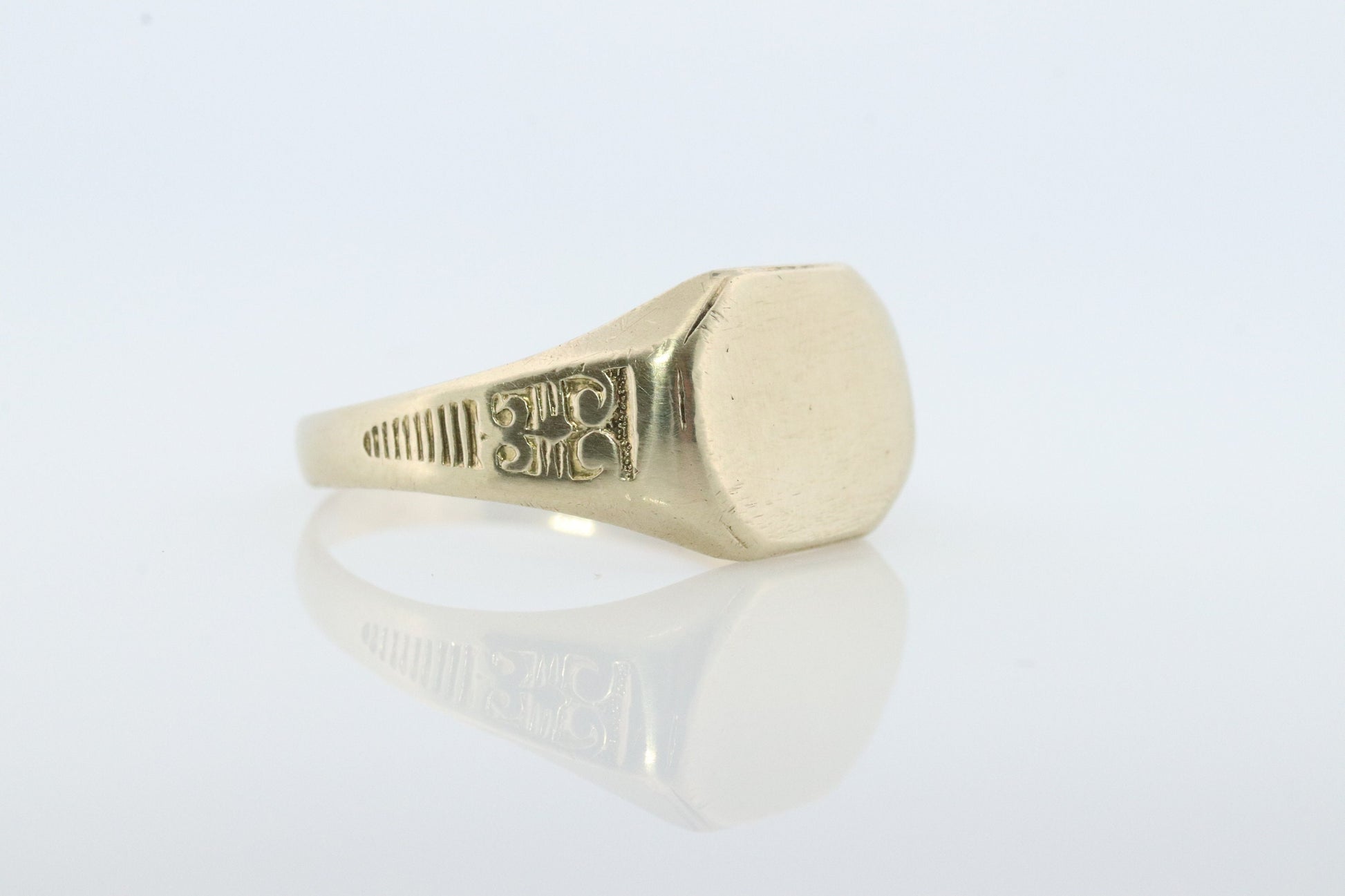 Vintage Signet Ring. 10k Yellow gold. Blank Flat Signet ring for Initials. Engravable Signet ring. st(62)