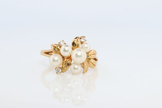 Mikimoto Ring. Vintage 18k Gold Mikimoto Pearl and Diamond Cluster. Mikimoto Pearl Grape Vine Design