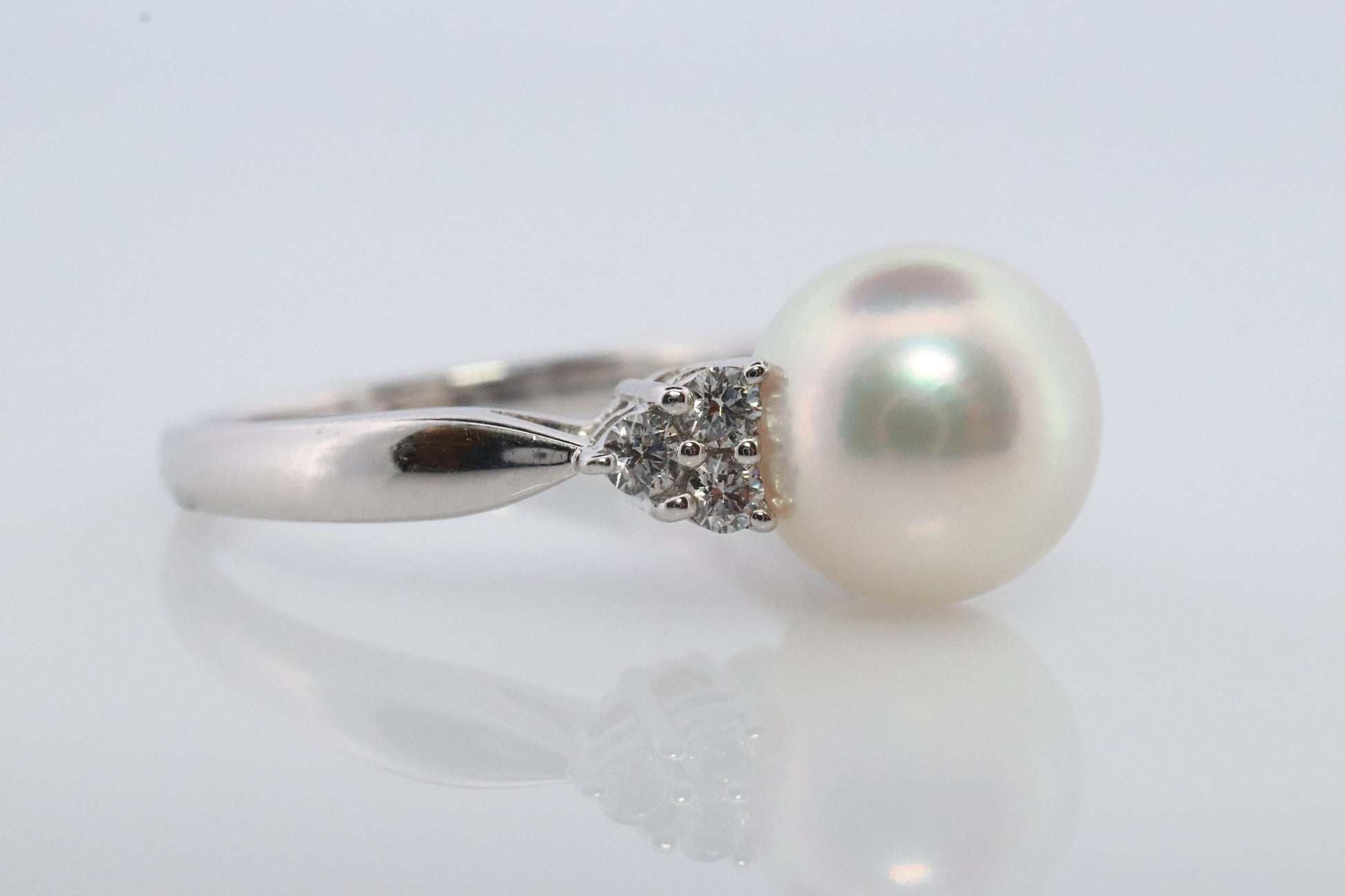 Mikimoto Ring. Vintage Platinum Mikimoto Pearl and Diamond Solitaire. PT950 Mikimoto Large Pearl Ring.