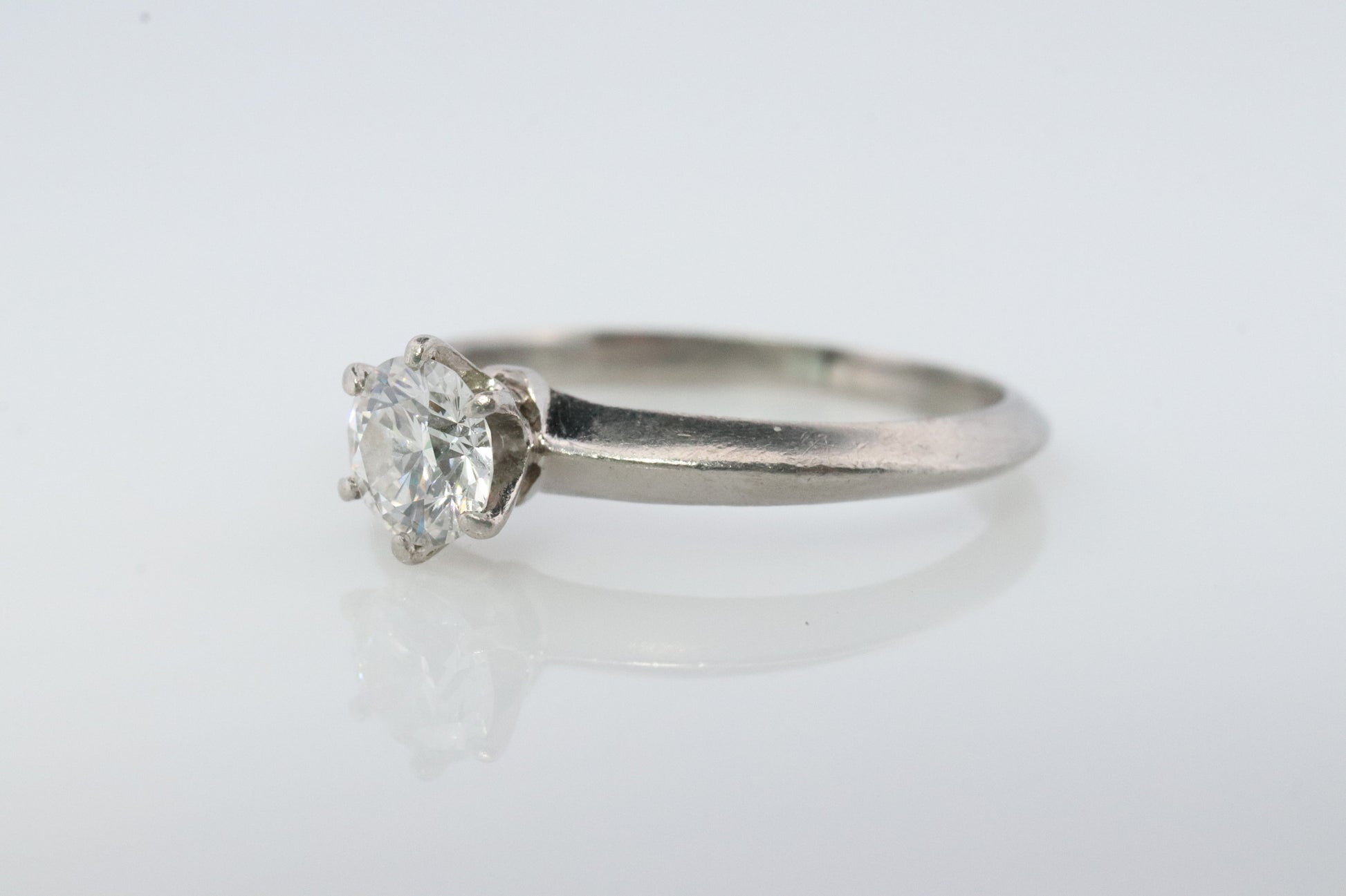 Vintage Tiffany and Co. Diamond Ring. Authentic 0.36ct Tiffany Platinum Diamond Solitaire Ring. T&CO Engagement ring