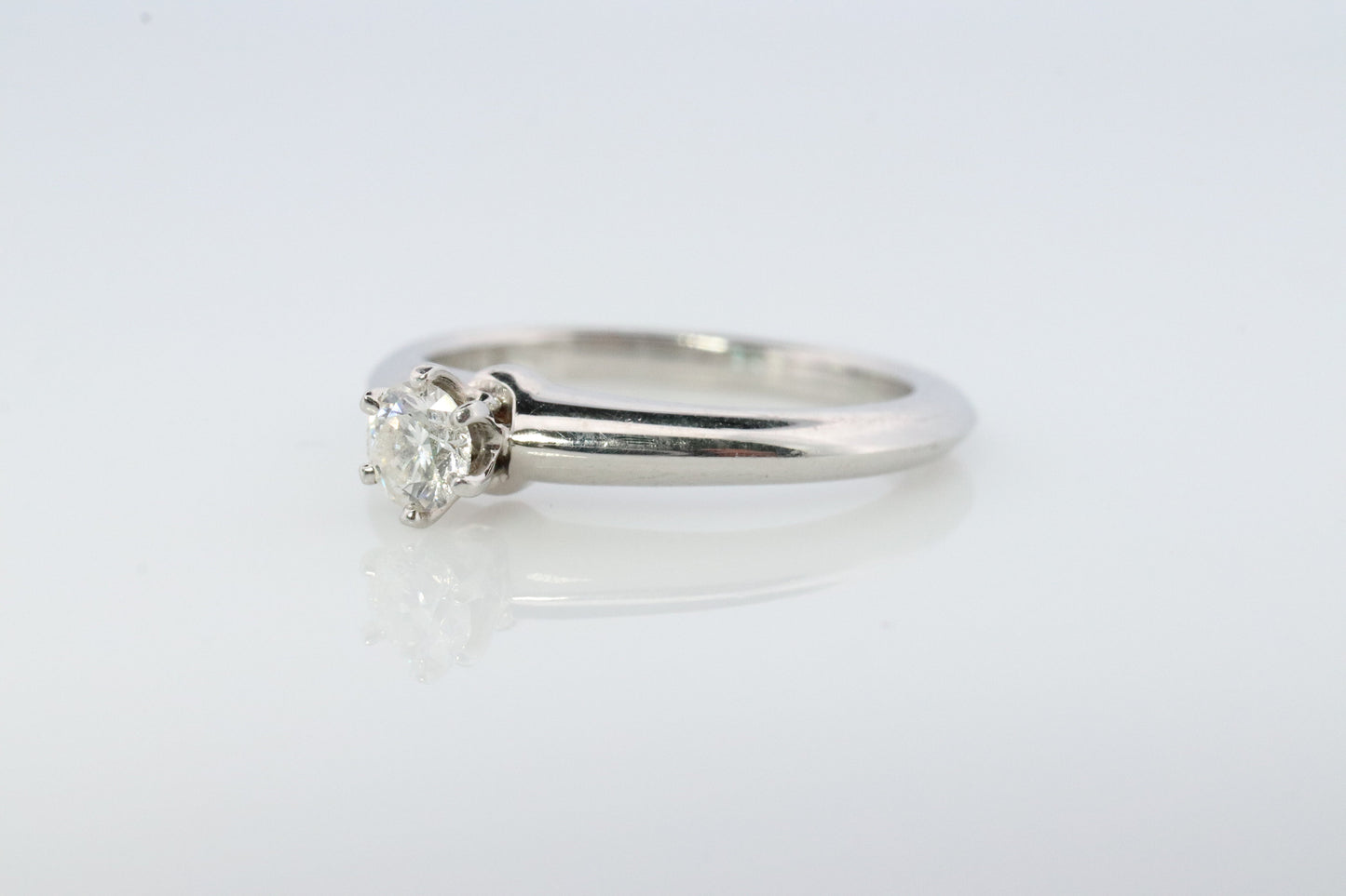 Vintage Tiffany and Co. Diamond Ring. Authentic 0.17ct Tiffany Platinum Diamond Solitaire Ring. T&CO Engagement ring