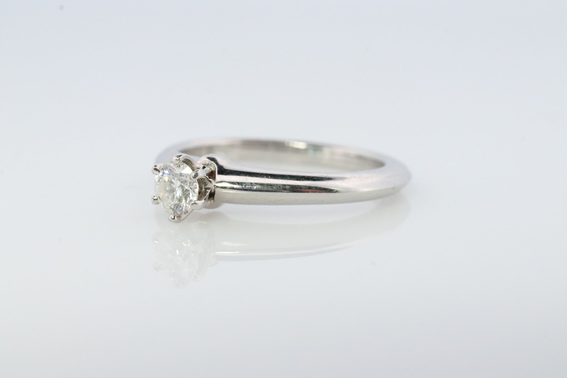 Vintage Tiffany and Co. Diamond Ring. Authentic 0.17ct Tiffany Platinum Diamond Solitaire Ring. T&CO Engagement ring