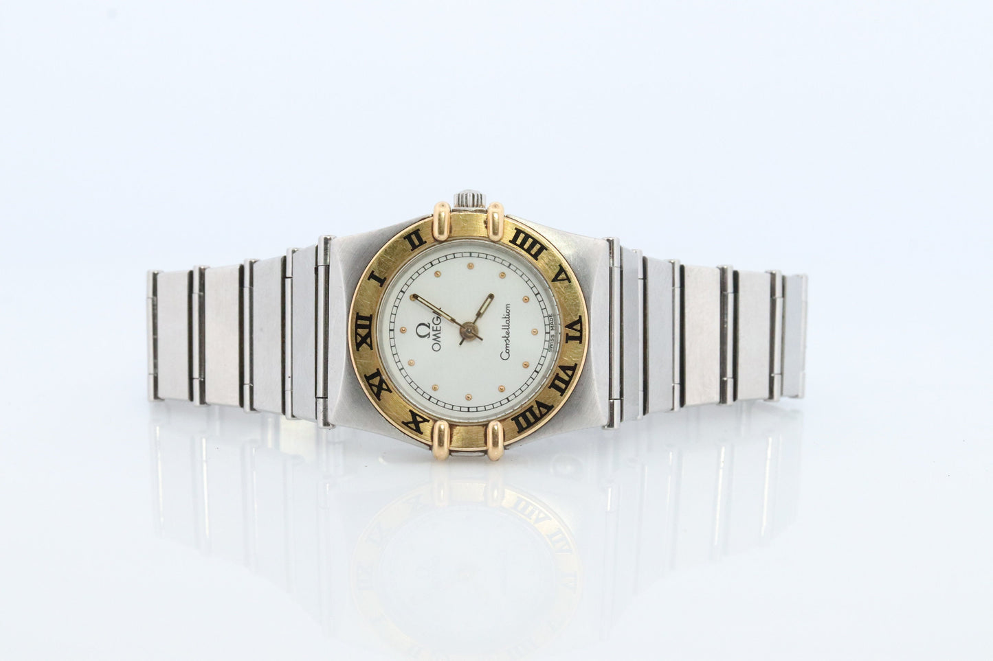 Omega Watch. Authentic Ladies Omega Constellation Wristwatch. Womens Reference 795.1080 24mm