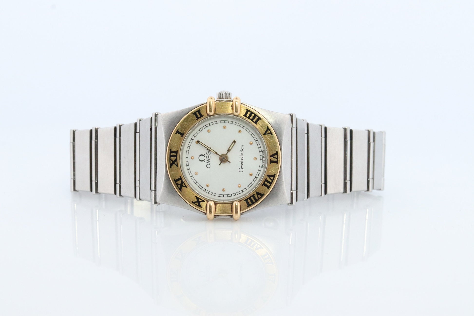 Omega Watch. Authentic Ladies Omega Constellation Wristwatch. Womens Reference 795.1080 24mm