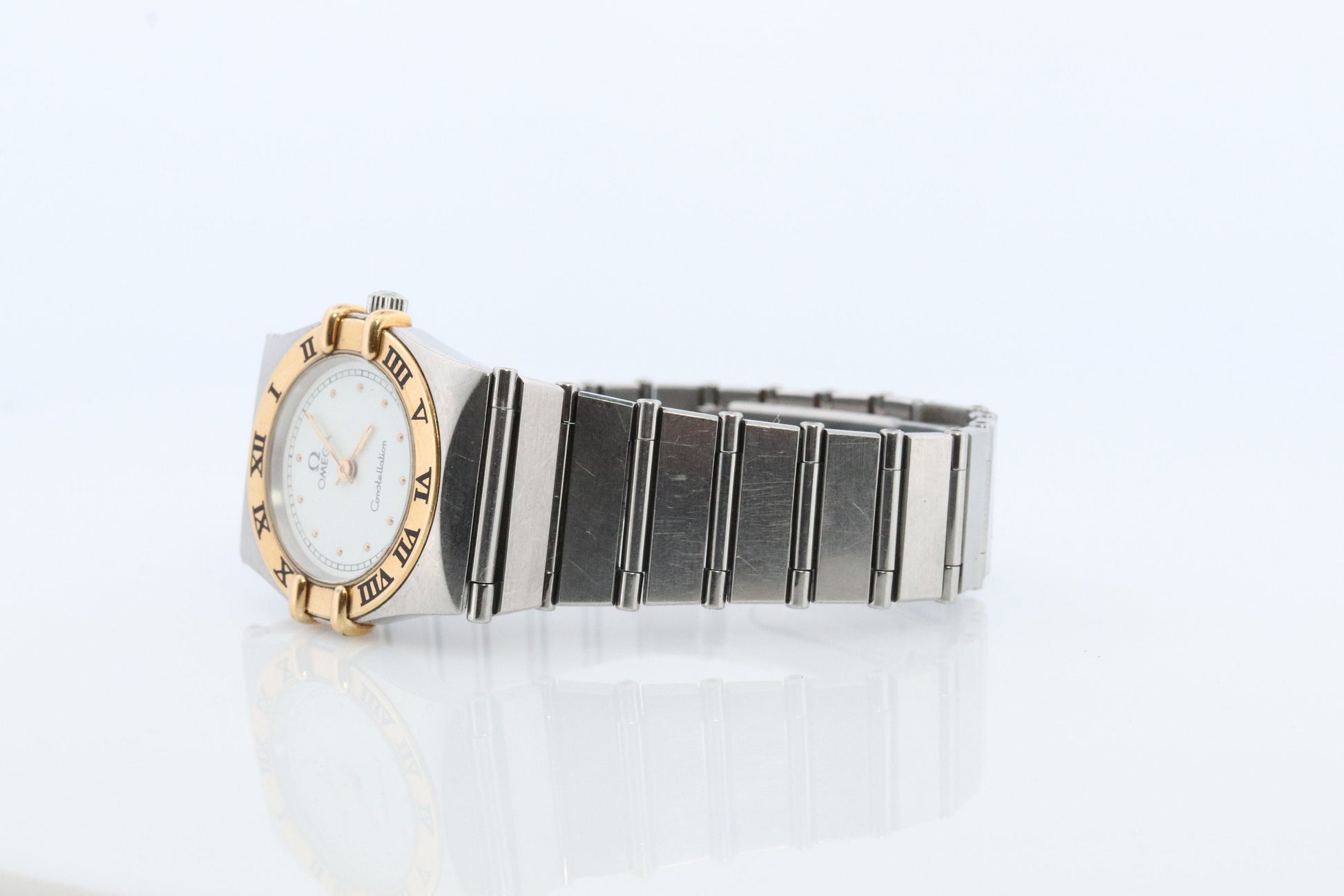 Omega Watch. Authentic Ladies Omega Constellation Wristwatch. Womens Reference 795.1080 24mm