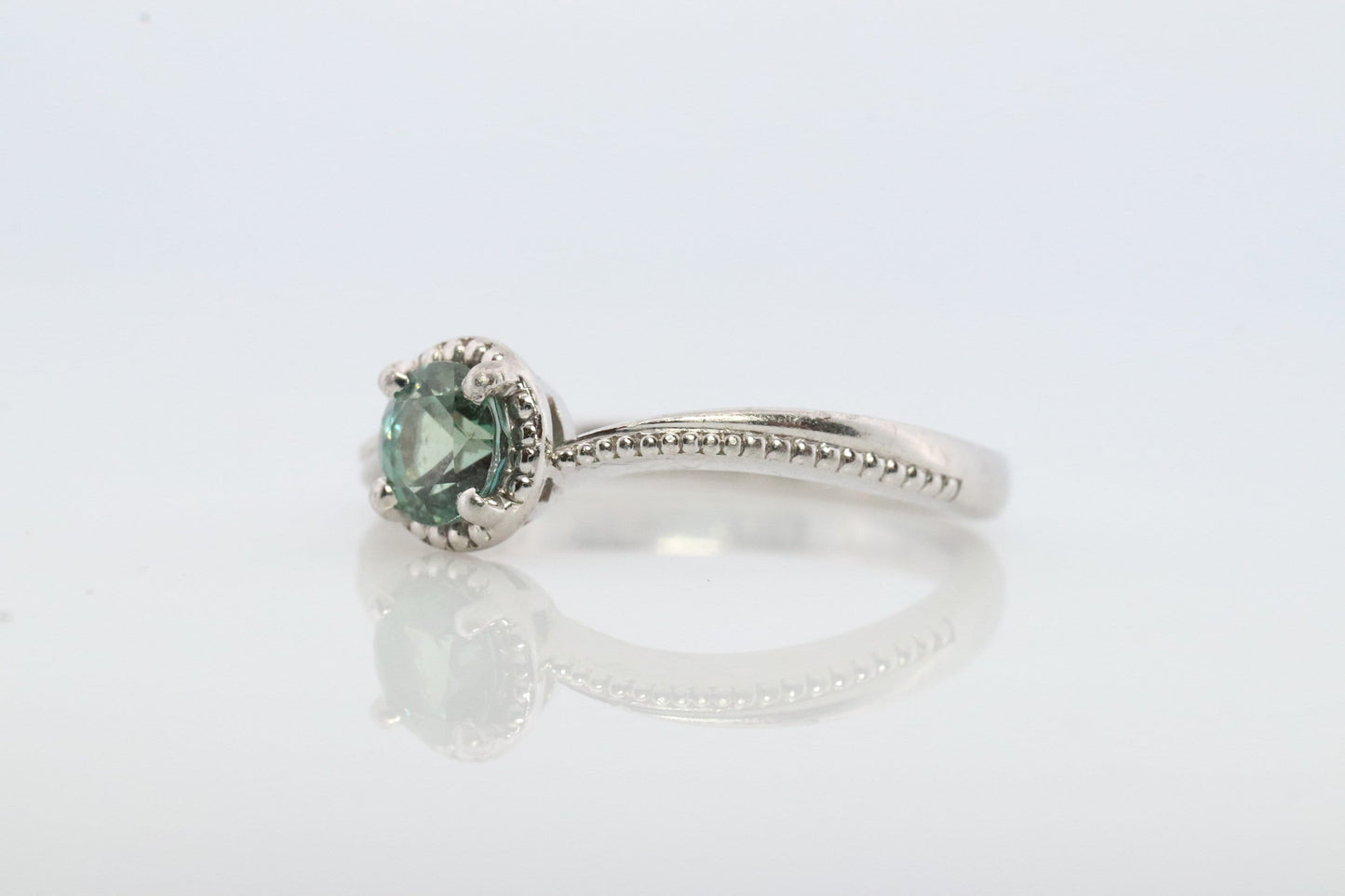 Genuine Alexandrite Ring. Platinum setting round Natural ALEXANDRITE ring. Simple Platinum Solitaire.