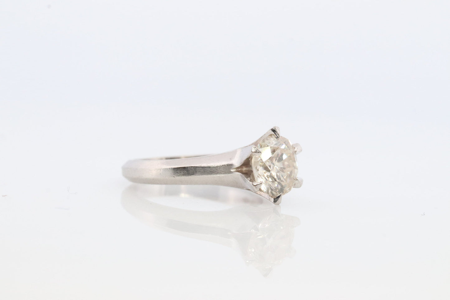 Diamond Ring. 1ct Diamond Solitaire Platinum Ring. PT850 Plat Large Diamond Solitaire Engagement Ring.