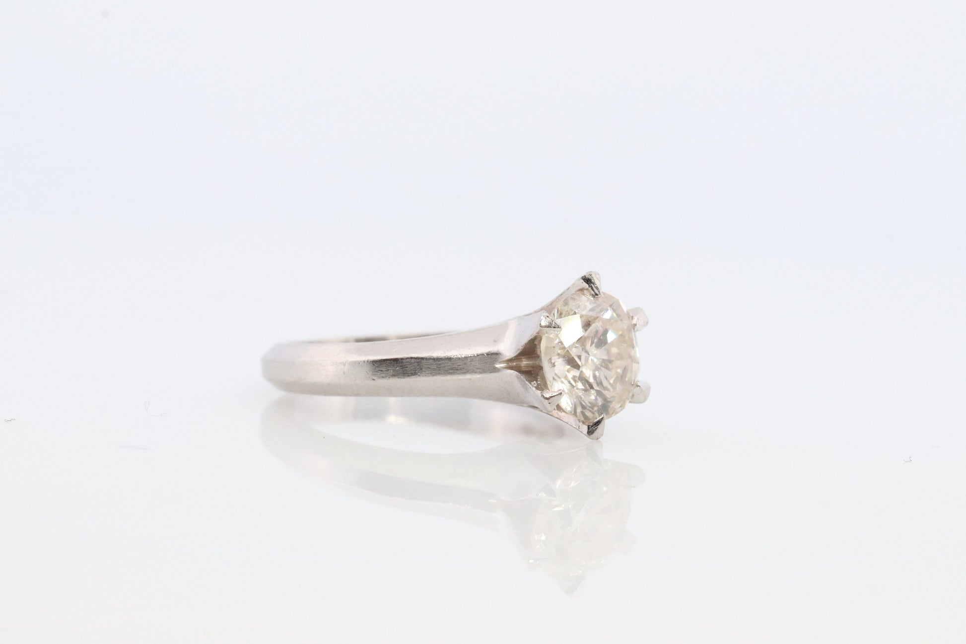 Diamond Ring. 1ct Diamond Solitaire Platinum Ring. PT850 Plat Large Diamond Solitaire Engagement Ring.